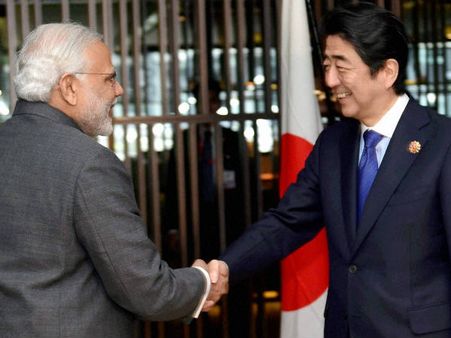 ദേശീയപതാക തലതിരിച്ച് കെട്ടിയത് മോദിയോ, എന്തിനീ മാധ്യമഭീകരത?