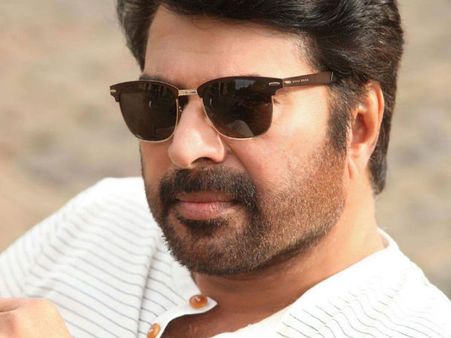 ആരാധകരെ തല്ലിയാല്‍ താരങ്ങള്‍ മാപ്പ് പറയണമെന്ന് സുപ്രീംകോടതി,മമ്മൂട്ടി മാപ്പു പറയുമോ?