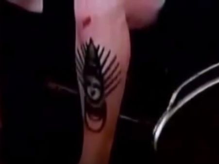 ടാറ്റൂ തുണച്ചു; ഗൂഗിള്‍ വഴി 7 വര്‍ഷത്തിനുശേഷം യുവതി വീട്ടുകാരെ കണ്ടുമട്ടി