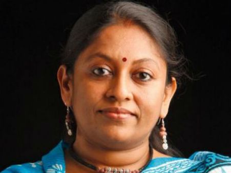 കെആര്‍ മീരയ്ക്ക് കേന്ദ്ര സാഹിത്യ അക്കാദമി പുരസ്‌കാരം; സ്വീകരിയ്ക്കുമോ?