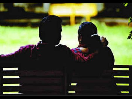 ഹണിമൂണിനിടെ വിമാനത്തില്‍ ഭാര്യയുമായി വഴക്കിട്ടു; ഭര്‍ത്താവ് പാതിവഴിയില്‍ ഇറങ്ങിപ്പോയി