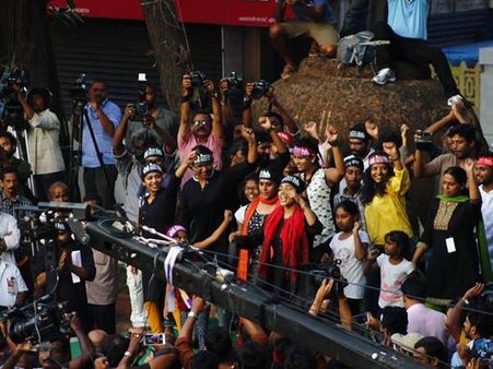 ഫാസിസത്തെ 'ആടിയോടിച്ച്' മനുഷ്യ സംഗമം... ചിത്രങ്ങള്‍ കാണാം