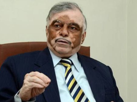 ഗവര്‍ണറെ കയറ്റാതെ വിമാനം പറയുന്നയര്‍ന്നത് അദ്ദേഹത്തിന്‍റെ കണ്‍മുന്നില്‍ വച്ച്