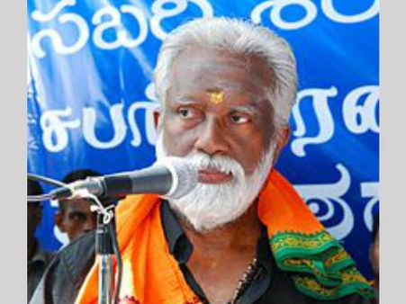 മുഖ്യമന്ത്രിയും പിണറായിയും മതസ്പര്‍ദ വളര്‍ത്താന്‍ ശ്രമിക്കുന്നു: നിയമനടപടിക്കൊരുങ്ങി കുമ്മനം