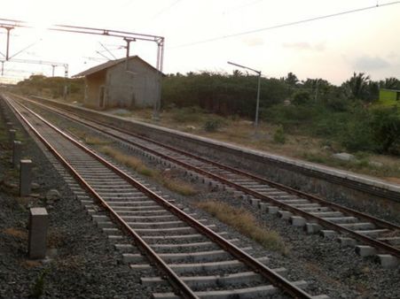 സള്‍ഫ്യൂരിക്ക് ആസിഡുമായി പോയ ട്രെയിന്‍ പാളം തെറ്റി, പിന്നീട് സംഭവിച്ചത്...