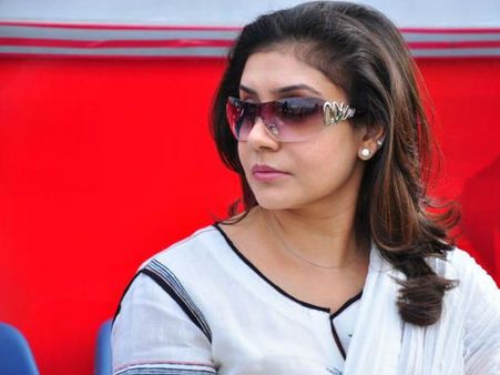 താനും പ്രിയനും തമ്മില്‍ കാണുന്നതിന് മാധ്യമങ്ങള്‍ക്കെന്താണ് കുഴപ്പമെന്ന് ലിസി