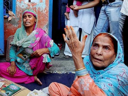 ദാദ്രി കൊലപാതകം, അഖ്‌ലഖിന്റെ കുടുംബത്തിന് നാല് ഫ്‌ളാറ്റുകള്‍!