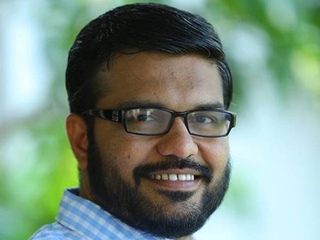 മറുപടിയില്ലാതെ എംബി രാജേഷ് കമന്റ് ഡിലീറ്റ് ചെയ്‌തോ, ഫേസ്ബുക്കില്‍ കേള്‍ക്കുന്നത് ഇങ്ങനെ...