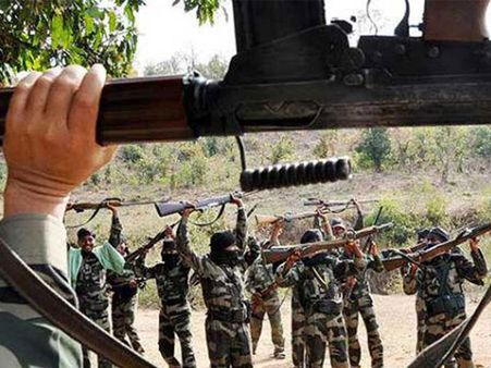 4 എകെ 47 തോക്കുകളുമായി മുങ്ങിയ പോലീസുകാരന്‍ തീവ്രവാദി ക്യാമ്പില്‍?