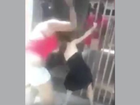 ഭര്‍ത്താവിന്‍റെ രഹസ്യക്കാരിയെ കൈയ്യില്‍ കിട്ടിയപ്പോള്‍ ഭാര്യ ചെയ്തത്...വീഡിയോ വൈറല്‍