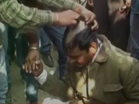 മതപരിവര്‍ത്തനം നടത്തിയെന്നാരോപണം, യുവാവിനെ മുടിയും താടിയും പുരികവും വടിപ്പിച്ച് നടത്തിച്ചു