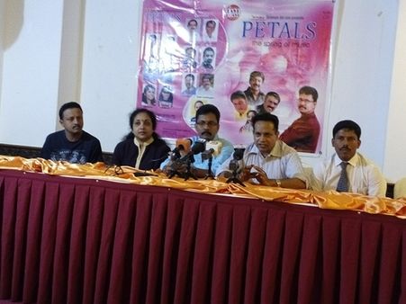 ശുദ്ധ സംഗീതത്തിന്റെ അകമ്പടിയോടെ പെറ്റല്‍സ് പുറത്തിറങ്ങും