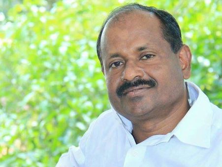 കാരായി രാജന്റെ കവിത ഫേസ്ബുക്കില്‍ വന്‍ഹിറ്റ്, എന്താകും കാരണം?