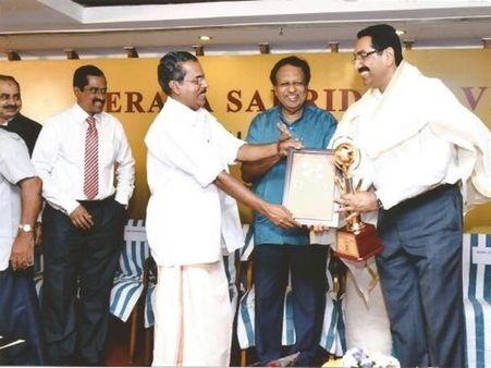 സഹൃദയ പുരസ്‌കാരം സമ്മാനിച്ചു