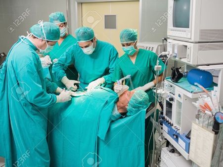 വയറുവേദനയ്ക്ക് അഡ്മിറ്റായ രോഗിയുടെ കുടല്‍ മുറിച്ച് മാറ്റി; ഡോക്ടറുടെ ലൈസന്‍സ് റദ്ദാക്കി