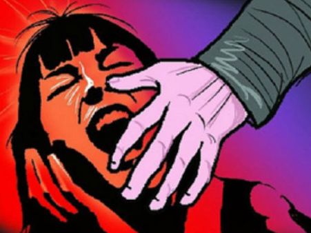 ഷെയിം ഓണ്‍ യു ഇന്ത്യ... പന്ത്രണ്ടുകാരിയെ ക്രൂരമായി ബലാത്സംഗം ചെയ്തു, ജീവനോടെ കത്തിച്ചു
