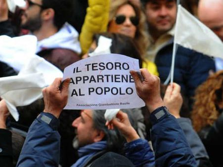 വിശുദ്ധന്റെ ആഭരണങ്ങള്‍ കൈക്കലാക്കാനുള്ളനീക്കം; നേപ്പിള്‍സില്‍ പ്രക്ഷോഭം