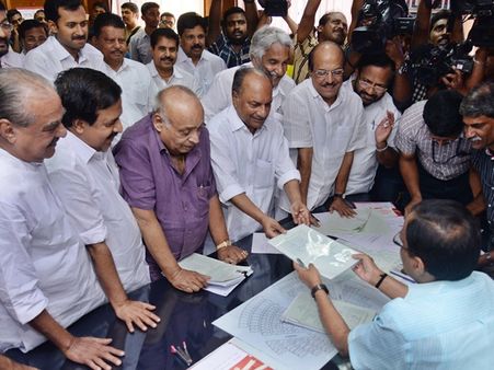 രാജ്യസഭ തിരഞ്ഞെടുപ്പ്: എകെ ആന്‍റണിയും എംപി വീരേന്ദ്രകുമാറും പത്രിക സമര്‍പ്പിച്ചു