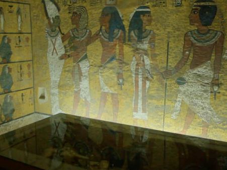 രഹസ്യ അറകളിലെ അമൂല്യ നിധിയെടുക്കാന്‍ തൂത്തന്‍ഖാമന്‍റെ ശവക്കല്ലറ തുറക്കുന്നു? ശാപക്കഥ ഫലിയ്ക്കുമോ?