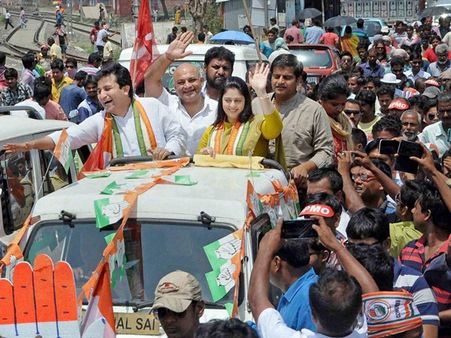 തിരഞ്ഞെടുപ്പ് കമ്മിറ്റികളല്ല, ബംഗാളില്‍ കാര്യങ്ങള്‍ ജ്യോതിഷികള്‍ തീരുമാനിക്കും!