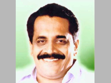 സ്ഥാനംകാട്ടി വിളിച്ചു; വാക്കുകള്‍ വിഴുങ്ങി ജോണി നെല്ലൂര്‍ വീണ്ടും യുഡിഎഫിലേക്ക്