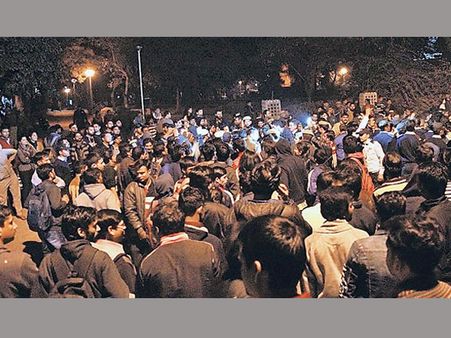 ജെഎന്‍യു വീണ്ടും സമരച്ചൂടില്‍