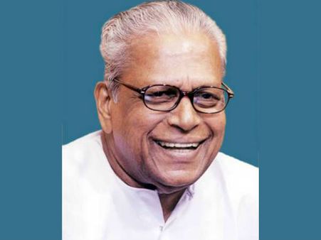 ഉത്തരം മുട്ടുമ്പോള്‍ കൊങ്ങക്ക് പിടിയ്ക്കാമോ... പക്ഷേ പണി പിന്നേയും ഉമ്മന്‍ ചാണ്ടിയ്ക്ക്