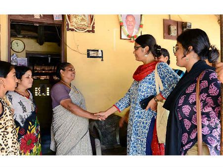 മക്കള്‍ വോട്ട് ചോദിച്ചാല്‍ അപ്പന്‍ ജയിക്കുമോ? അപ്പന് വേണ്ടി മക്കള്‍ ഗോദയില്‍!!!