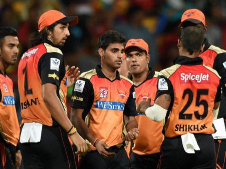 ഭുവി, ചാഹല്‍, വാട്ടോ, ഫിസ്....; ഈ ഐപിഎല്ലിലെ ടോപ് ടെന്‍ ബൗളര്‍മാര്‍ ഇവരാണ്!