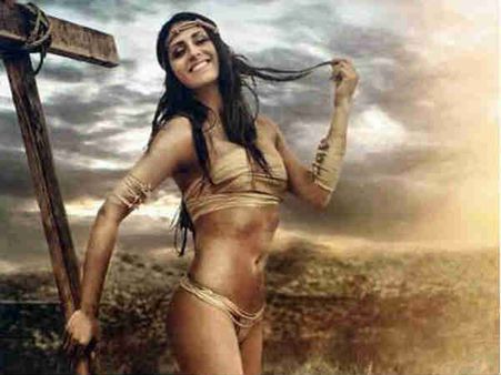 അര്‍ദ്ധനഗ്നയായ യുവതി കുരിശിന് ചുവട്ടില്‍; പോസ്റ്റര്‍ വിവാദത്തില്‍