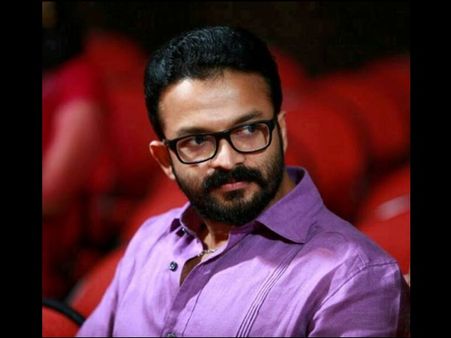 അച്ഛനാടാ പറയണേ... അമ്പലത്തില് വാടാ: കണ്ണ് നനയിക്കും ജയസൂര്യയുടെ ഈ മാതൃദിന പോസ്റ്റ്!