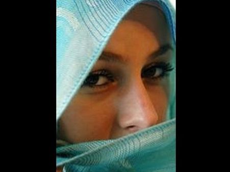 ഐസിസിലേക്ക് പെണ്‍കുട്ടികളെ വശീകരിക്കുന്നത് ഡേറ്റിങ് ആപ്പിലൂടെ, ആദ്യം പ്രണയം പിന്നീട് വിവാഹം!!