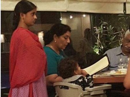 മേശയ്ക്കരികില്‍ വേലക്കാരിയെ നിര്‍ത്തി ഭക്ഷണം കഴിച്ച രേണുകാ ചൗധരി വിവാദത്തില്‍