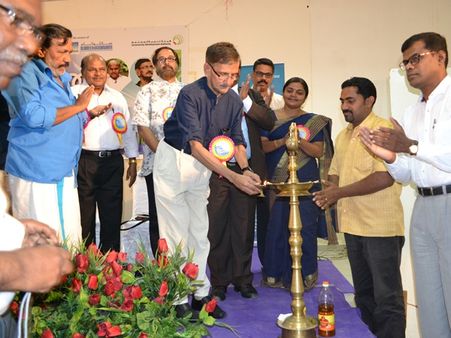 അക്ഷരോത്സവത്തിന് തിരി തെളിഞ്ഞു