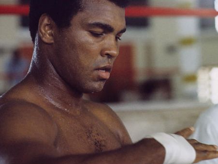 വര്‍ണവെറിയില്‍ നിന്ന് ഇസ്ലാമിലേയ്ക്ക്... ഒളിംപിക് മെഡല്‍ ഓഹിയോ നദിയില്‍