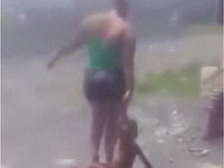 മനക്കട്ടിയില്ലാത്തവര്‍ ഈ വീഡിയോ കാണരുത്... ലോകത്തിലെ ഏറ്റവും ക്രൂരയായ അമ്മ