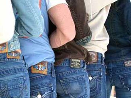 അധ്യാപകര്‍ ജീന്‍സ് ധരിക്കരുതെന്ന വാര്‍ത്ത നിഷേധിച്ച് മുഖ്യമന്ത്രി