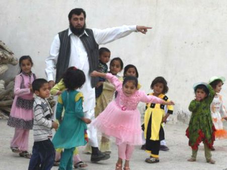 35 കുട്ടികളുളള പാകിസ്ഥാനിയ്ക്ക് 100 തികയ്ക്കാന്‍ നാലാം വിവാഹം