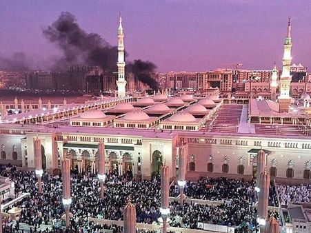 സൗദിയില്‍ വീണ്ടും തീവ്രവാദി ആക്രമണം, മദീനയിലെ പള്ളിക്ക് സമീപം സ്‌ഫോടനം, ആറു മരണം