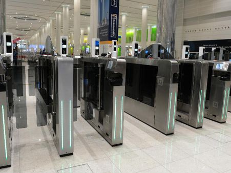 എമിറേറ്റ്‌സ് ഐഡിയുണ്ടെങ്കില്‍ ഇനി വിമാനത്താവളത്തില്‍ ക്യൂ നില്‍ക്കേണ്ട