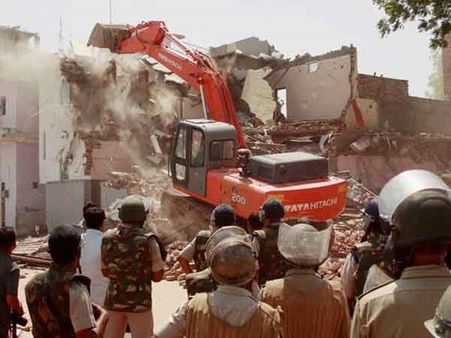 മീററ്റില്‍ കെട്ടിടം തകര്‍ന്ന് നാല് പേര്‍ മരിച്ചു