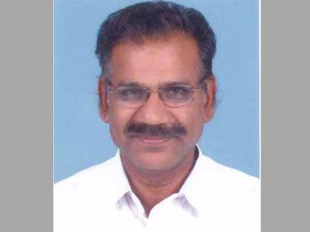 ഹെല്‍മറ്റില്ലെങ്കില്‍ പെട്രോളില്ല; ഉത്തരവ് ഗതാഗത മന്ത്രി അറിയാതെ!!!