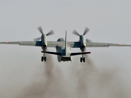 കാണാതായ വ്യോമസേനാവിമാനത്തിലുണ്ടായിരുന്ന സൈനികന്റെ ഫോണ്‍ റിംഗ് ചെയ്തു!!! പ്രതീക്ഷയോടെ ബന്ധുക്കള്‍...