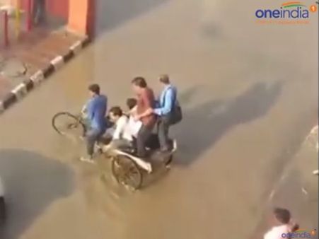 ഒരു റോഡ് മുറിച്ചുകടക്കാന്‍ 5 രൂപ... ഈ റിക്ഷക്കാരന്‍ ആള് പുലിയാ.. വീഡിയോ വൈറല്‍!