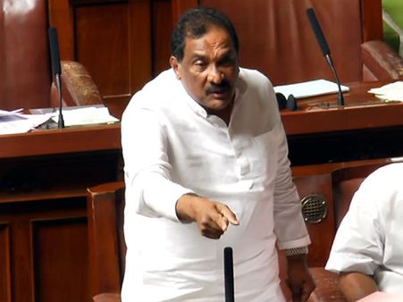 കെജെ ജോര്‍ജ്ജ്: കര്‍ണാടക രാഷ്ട്രീയത്തിലെ 'മണിബാഗ്' ആയ കോട്ടയംകാരന്‍, 'സിദ്ധു'വിന്റെ വിശ്വസ്തന്‍!