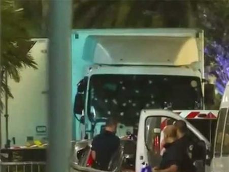 നീസ് ഭീകരാക്രമണം... ഞെട്ടിപ്പിയ്ക്കുന്ന വീഡിയോകള്‍ പുറത്ത്, ഹൃദയം തകര്‍ക്കുന്ന ദൃശ്യങ്ങള്‍