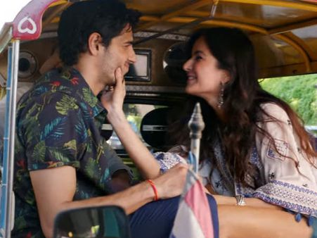 സണ്ണി ആകാം, സവിത ഭാഭി പറ്റില്ല!!! സ്ത്രീകളുടെ അടിവസ്ത്രം തീരെ പറ്റില്ല... 'ആഭാസ' സെന്‍സര്‍ബോർഡ്?