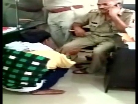 പോലീസ് സ്‌റ്റേഷനില്‍ മസാജിങ്; ഇന്‍സ്‌പെക്ടറെ സസ്‌പെന്‍ഡ് ചെയ്തു