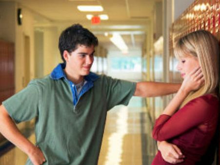 എന്തുകൊണ്ടാണ് ആണുങ്ങള്‍ സ്ത്രീയുടെ മാറിടത്തില്‍ തുറിച്ചുനോക്കുന്നത്.. ഇതാ 11 കാരണങ്ങള്‍!