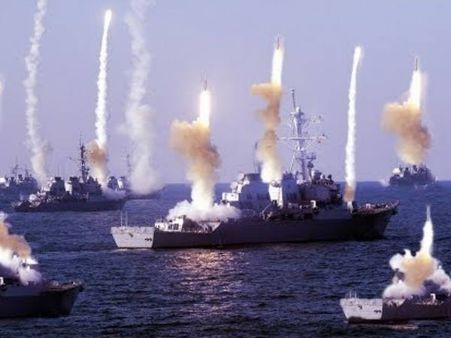 ഇറാന്റെ കപ്പലുകള്‍ക്ക് നേര്‍ക്ക് അമേരിക്കന്‍ പടക്കപ്പലില്‍ നിന്ന് വെടി... കൈവിട്ടുകളിക്കുന്നതാര്